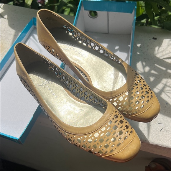 Ivanka Trump Yellow Cutout Loafers - Picture 1 of 4